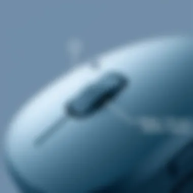 Functionality Features of Dell Wireless Mouse MS3320W Close-up view of the functionality buttons on the Dell Wireless Mouse MS3320W