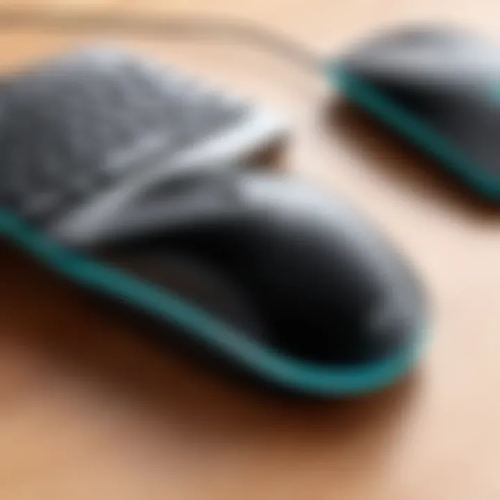 Sleek design of the Jelly Comb wireless keyboard mouse